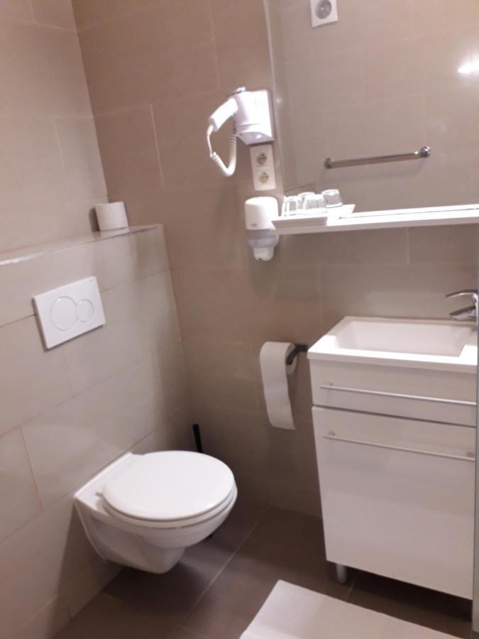 Hotel Auberge Van Strombeek Jette Ngoại thất bức ảnh