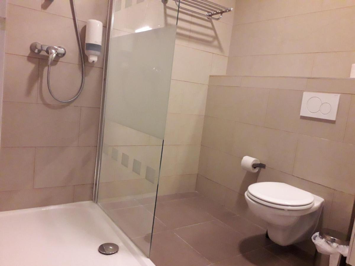 Hotel Auberge Van Strombeek Jette Ngoại thất bức ảnh
